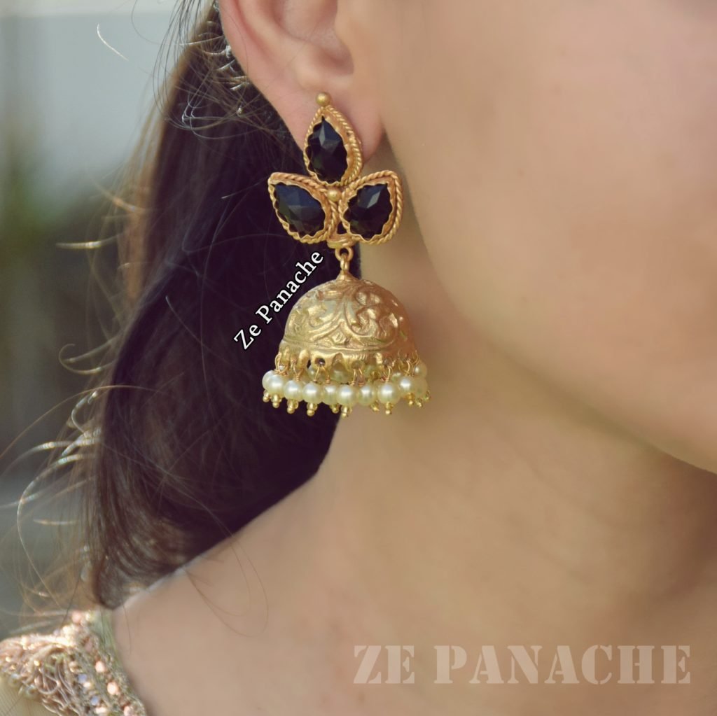 MANAAH JHUMKIS