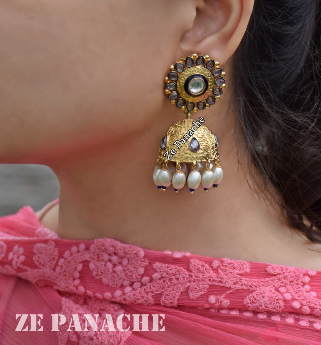 HINA JHUMKIS