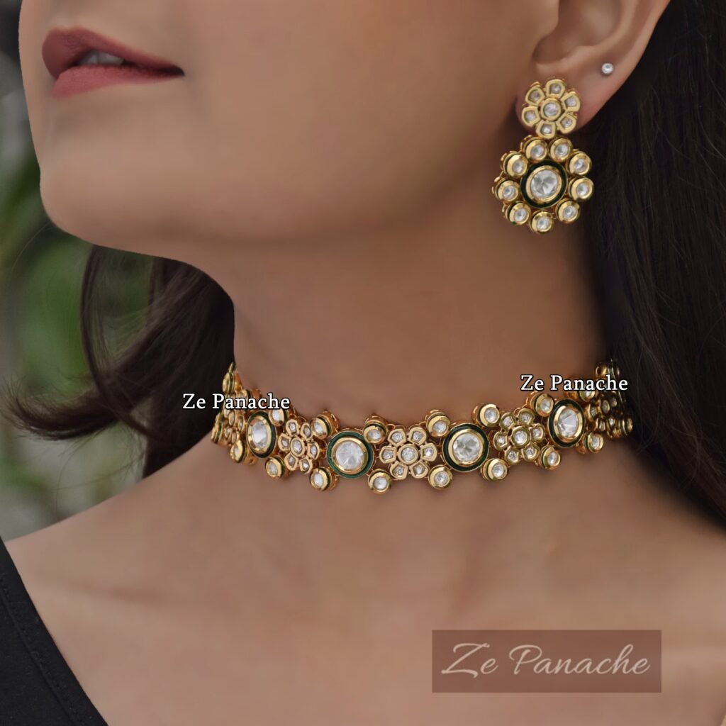 Amyra Choker