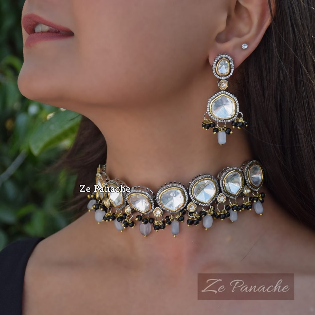 AMANTA GREY POLKI CHOKER SET
