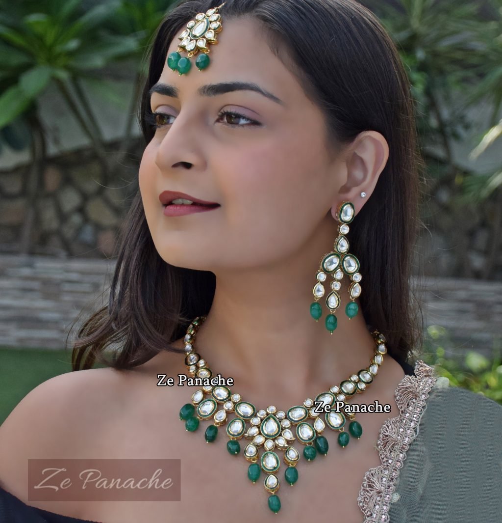 NIMRAAT NECKLACE SET