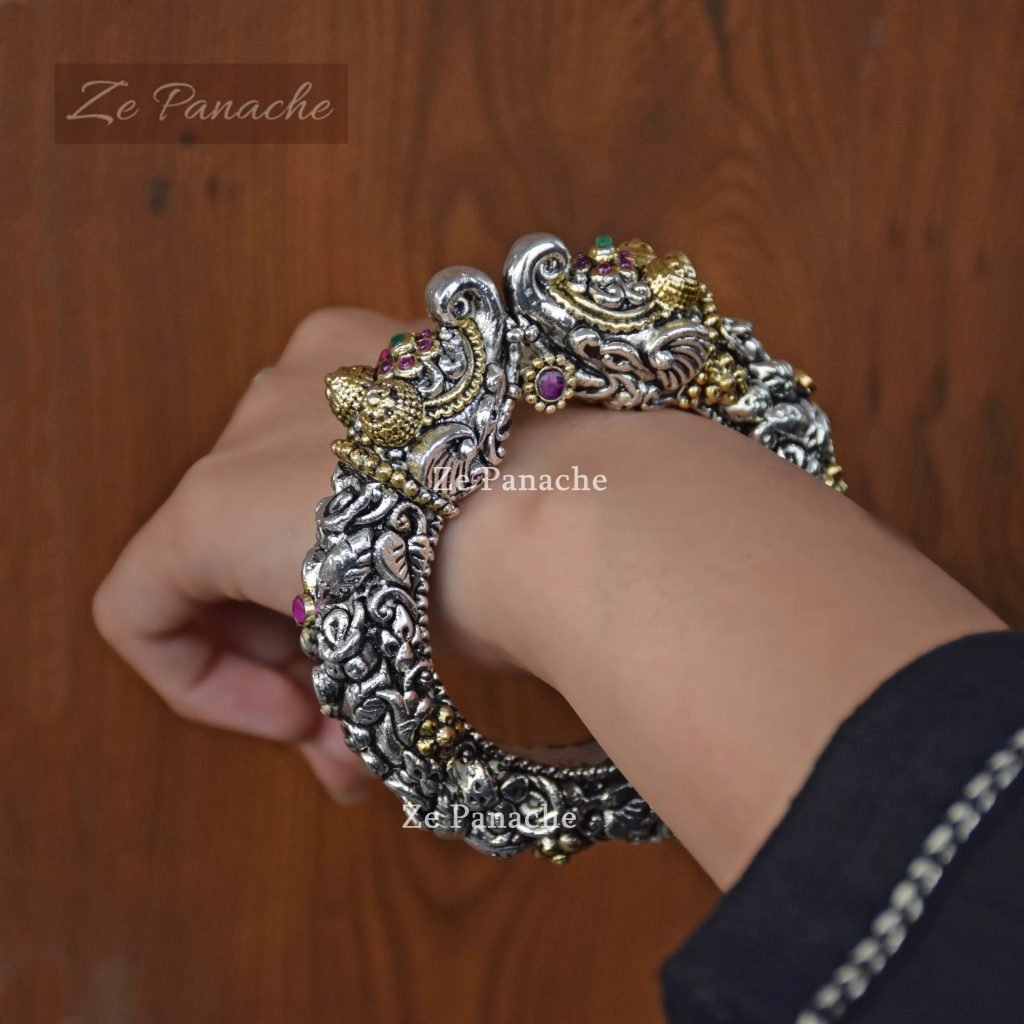 SILVER RAJWADA BANGLE