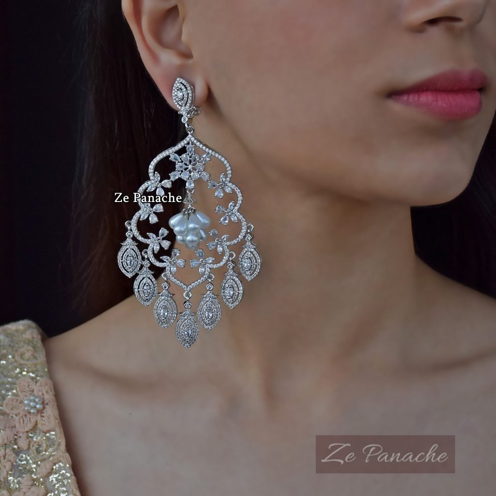 SCARLETT DIAMONTIC EARRINGS